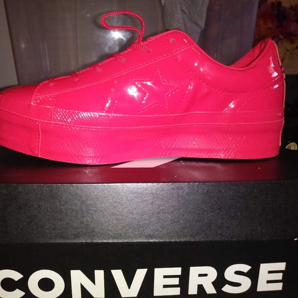 CONVERSE Sneakers Sz 7.5 Cherry Red One Star - Picture 2 of 6